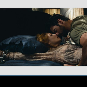 吴绮珊裸乳无奶罩写真
